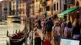 Turismo in crescita sulla città metropolitana: più stranieri, meno italiani e boom dell'extralberghiero