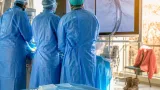 Un piccolo accesso, grande risultato: a Biella protesi vascolare ripulita salva la stagione di lavoro