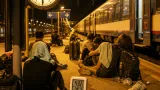 Viaggio da incubo sul Milano–Savona: passeggeri bloccati al caldo, arrivo a Sanremo alle 2.30