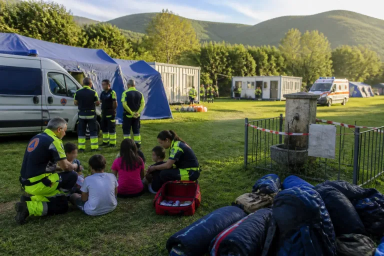 26 bambini soccorsi dopo malori a campo estivo: indagini Ausl in corso
