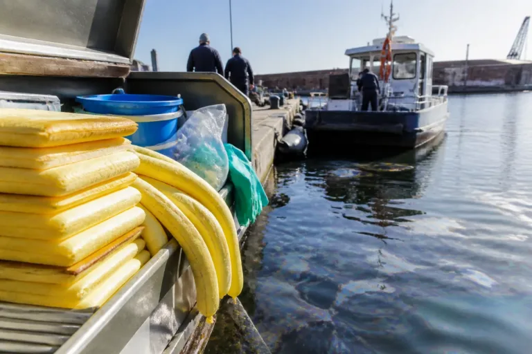 A Livorno arriva "Mission to Blue": kit anti-sversamenti per il porto e il Santuario Pelagos