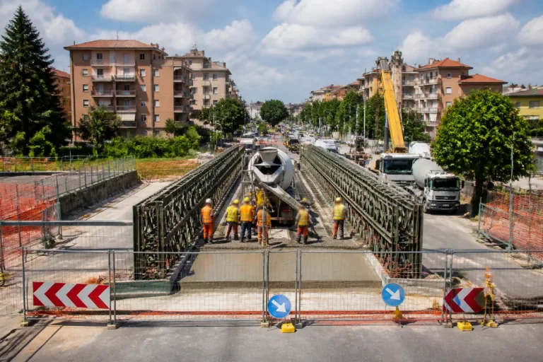 Affidati a Zanotti i lavori per il ponte di viale Ludovico il Moro: attesa minima di 28 giorni per il cemento
