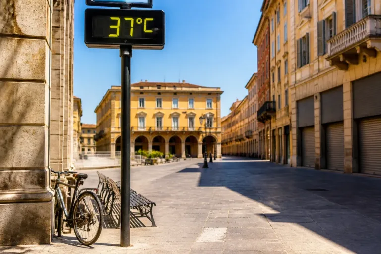 Allerta caldo ad Alessandria: previste punte di 37°C e avviso Arpa di livello 2