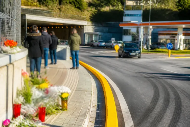Ancona: installato il cordolo a piazzale della Libertà per bloccare inversioni pericolose