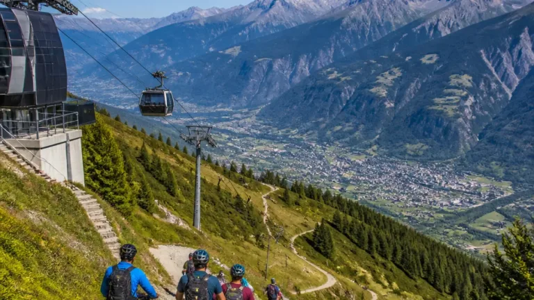 Aosta e Pila: telecabina estiva e nuovi percorsi, la montagna a pochi minuti dalla città