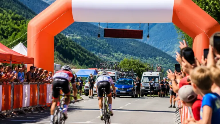 Aosta, trionfo e spettacolo a Saint Christophe: Ramírez vince la terza tappa del Giro