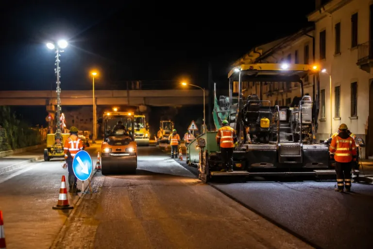 Asfaltature notturne sulla via Francesca Romea ad Altopascio: lavori e circolazione regolata