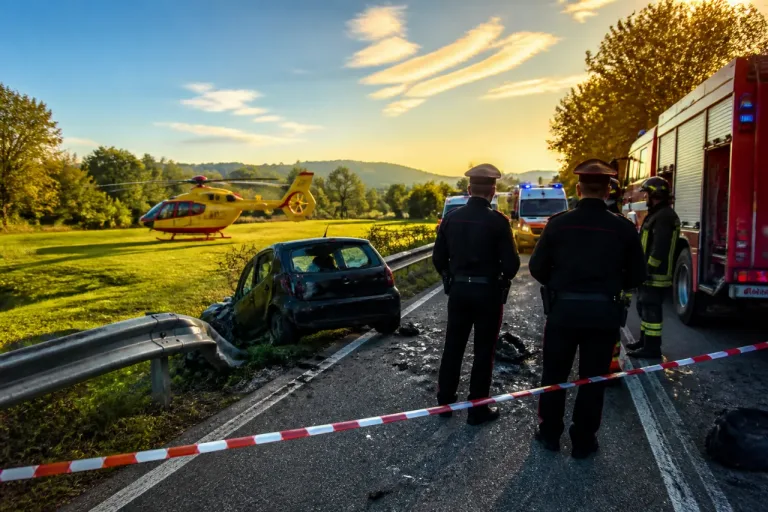 Auto esce di strada a Ovada: donna trasportata in codice rosso ad Alessandria