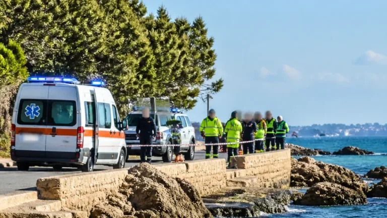 Brindisi, uomo di 71 anni stroncato da malore sugli scogli a Cavallino