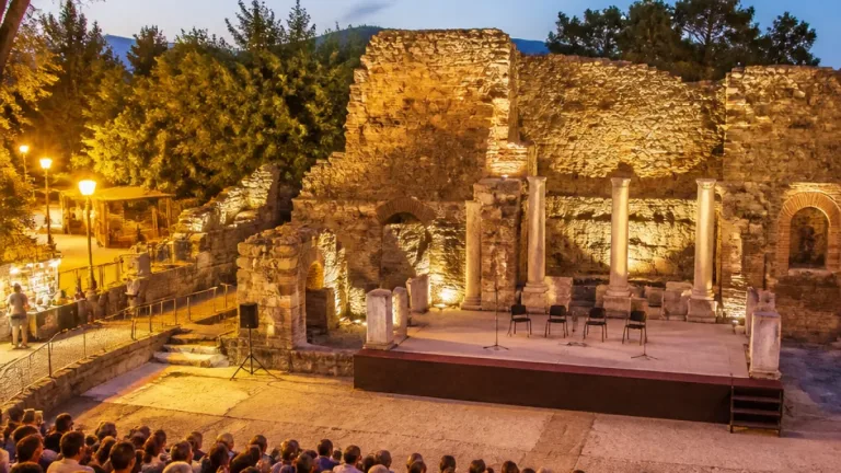 Carsulae e piazza della Repubblica: il Terni Summer Fest inaugura con Capotondi e il carrozzone letterario