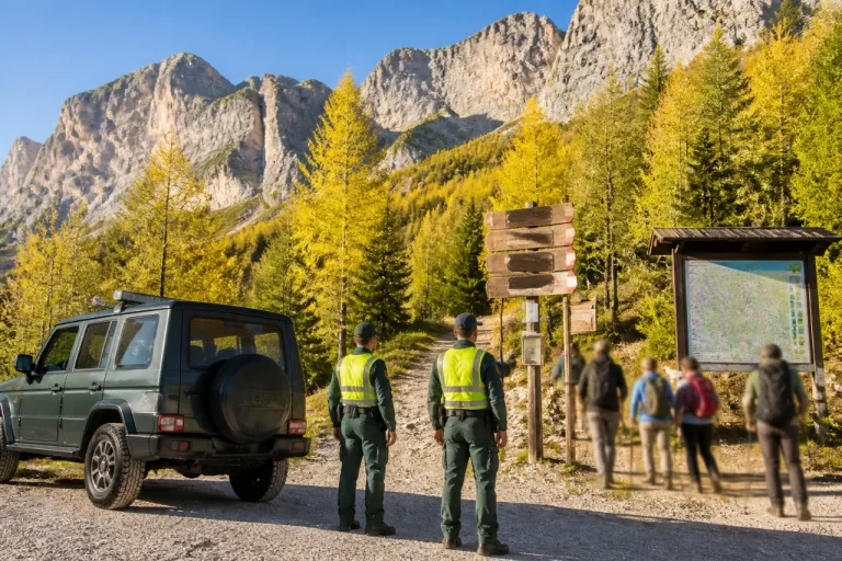 Cortina avvia il presidio estivo dei sentieri: informazione, prevenzione e tutela