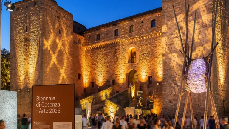 Cosenza: il Castello Normanno‑Svevo riapre con la Biennale di Cosenza – Arte 2026