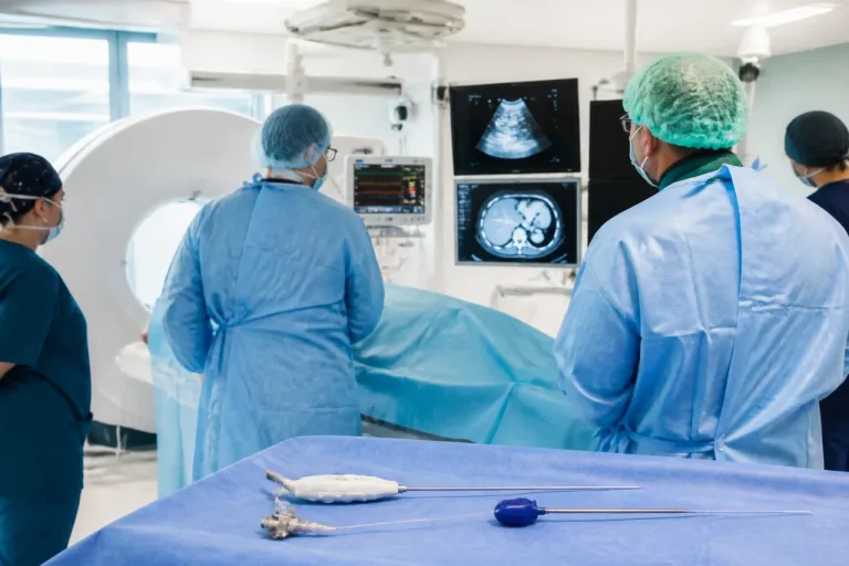 Cremona, all’Ospedale nuove tecniche di ablazione per tumori: cure meno invasive e percorsi integrati