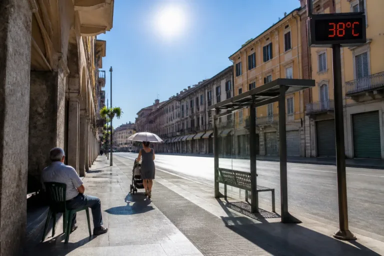 Cremona alle prese con un’ondata di caldo africano: temperature fino a 38°C e notti tropicali