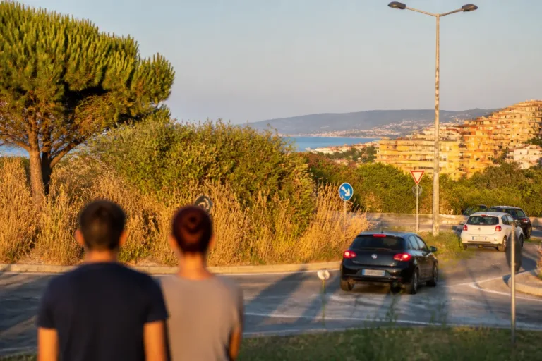 Degrado al bivio Nalini: residenti e automobilisti chiedono manutenzione e sicurezza