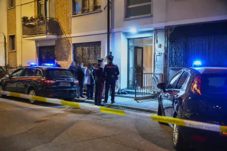 Donna di 33 anni uccisa a coltellate a Loreto: fermato l'ex compagno