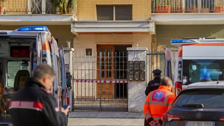 Due persone trovate morte in un appartamento di Portici: indagano i carabinieri