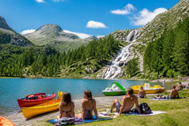 Estate a Torino: dove trovare fresco tra laghi, cascate e piscine vicine alla città