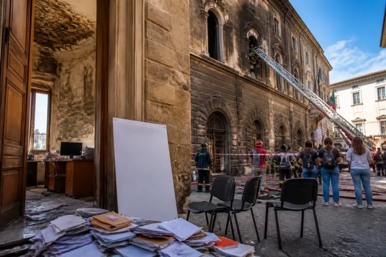 Firenze: incendio al liceo Machiavelli Capponi, inagibile il palazzo e sospesi gli orali di Maturità