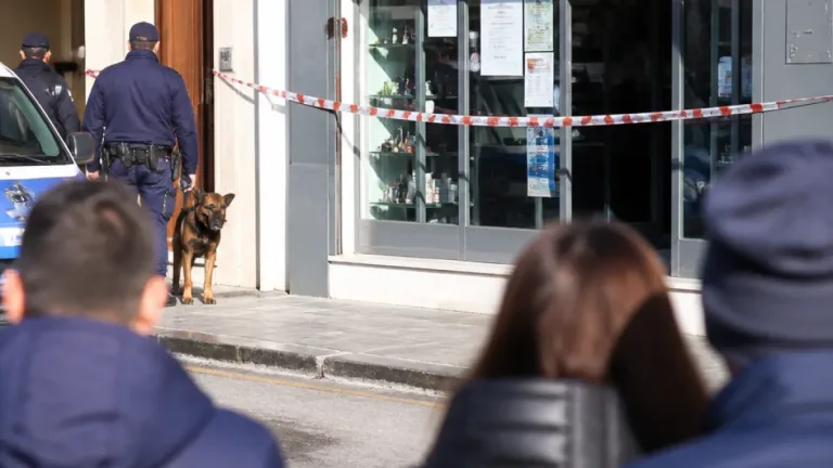 Fondi: chiusa per 10 giorni una barberia dopo controlli antidroga, disposto il provvedimento del Questore