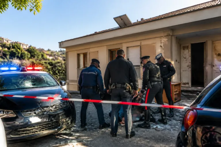 Frosinone, arrestato dopo violenta lite in un'abitazione: bloccato con l'intervento di Polizia e Carabinieri