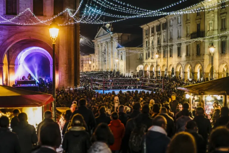 Il centro di Vercelli si accende con la White Ascom Night: serata di musica, shopping e partecipazione