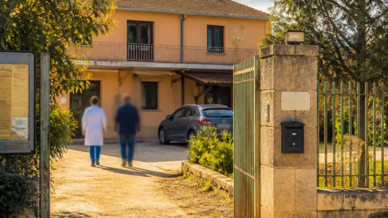 Il magistrato dispone il trasferimento di Centorbi in comunità terapeutica dopo il triplice omicidio di Butera
