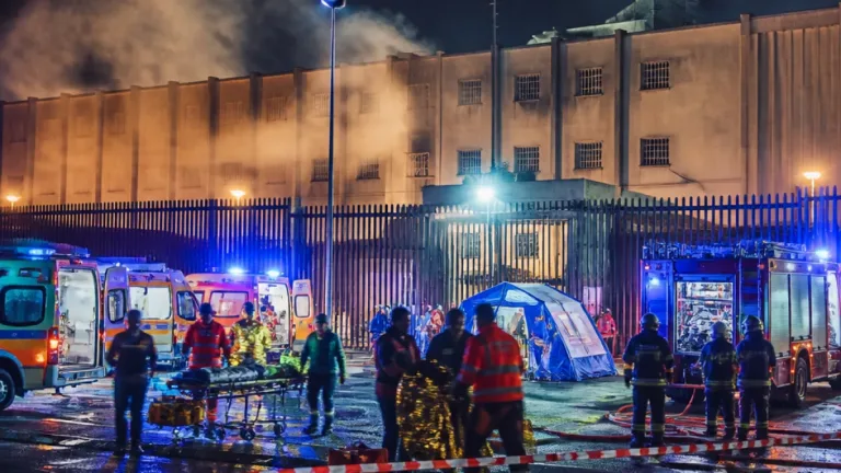 Incendio a Mammagialla, a Viterbo 23 soccorsi e sei agenti coinvolti