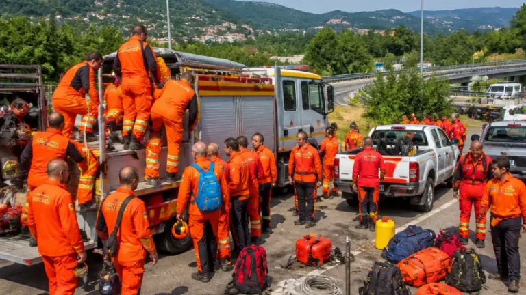 La Provincia di Como invia circa 80 volontari e mezzi a supporto delle operazioni antincendio sul Gargano