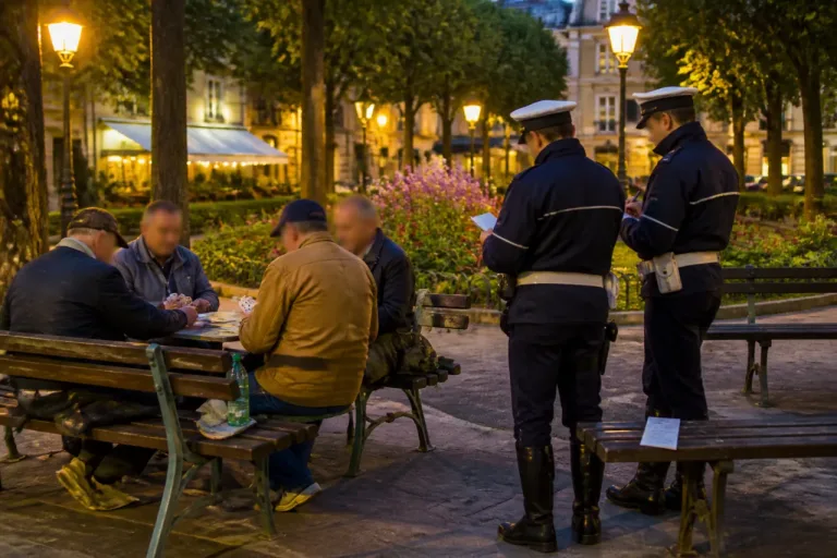 La Spezia, multe nei giardini pubblici: protesta di Rifondazione contro le sanzioni da 200 euro
