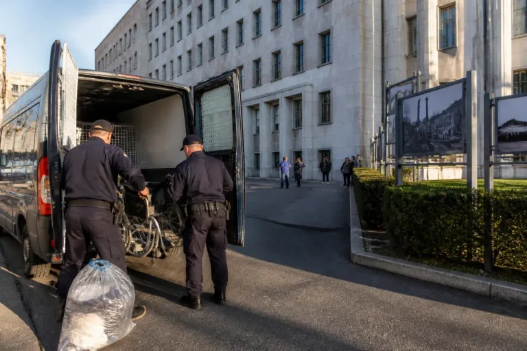 La vicenda del novantottenne trasferito riporta al centro l'assenza di un carcere a Savona
