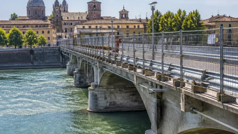 Lodi, avanti con i lavori sul ponte dell'Adda: collaudi e verifica per la riapertura