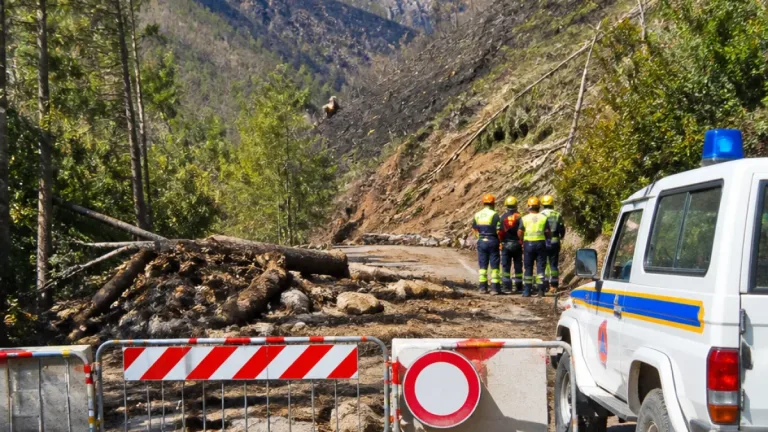Maltempo: Regione chiede lo stato di emergenza, nel Lecchese SP67 chiusa e versanti sotto osservazione