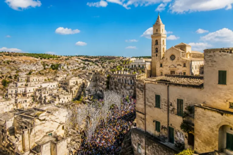Matera, Bruna da record: folla oceanica, meteo sotto controllo e nessun ricovero