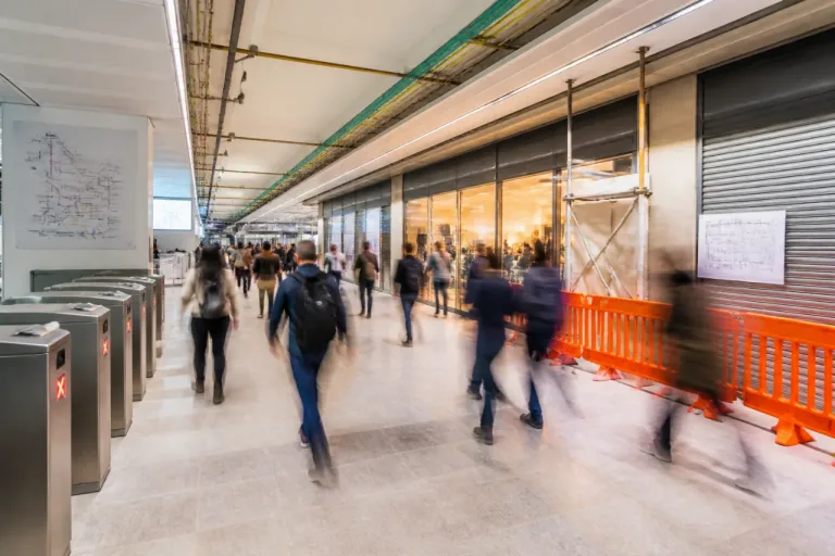 Milano, rilancio dei mezzanini metro: 21 milioni per negozi e 9 stazioni chiave