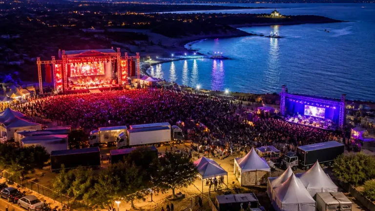 Nora Summer Festival 2026: nuova area sul mare e due palchi per la notte lunga di sabato 8 agosto