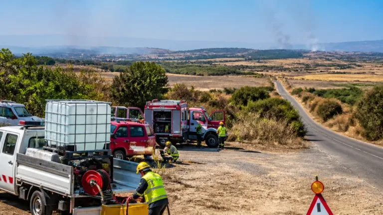 Oristano, allerta alta per incendi: scatta la fase di «attenzione rinforzata» in provincia