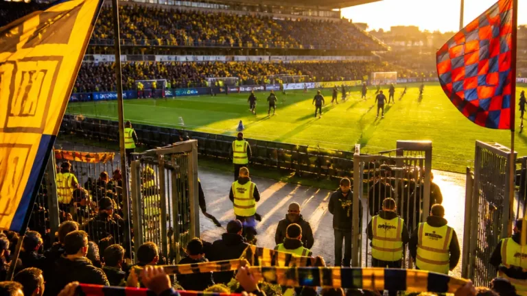 Parma in campo al Tardini: la prima di Serie A contro il Cagliari