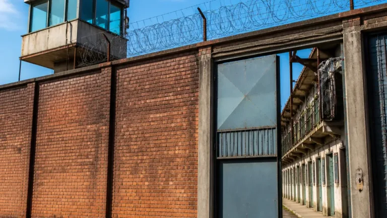 Pavia, ispezione a sorpresa al carcere di Torre del Gallo: quadro critico e sovraffollamento