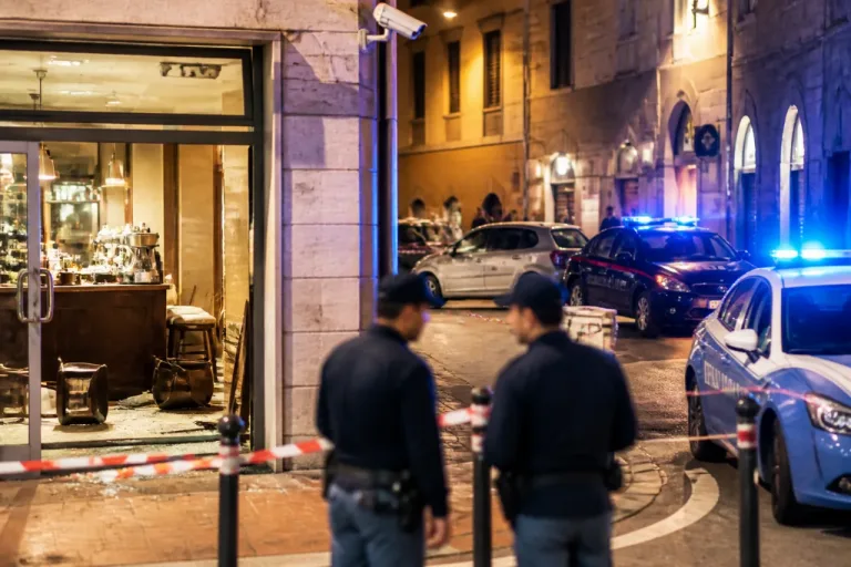 Perugia, due giovani arrestati per la tentata rapina in un bar tabaccheria