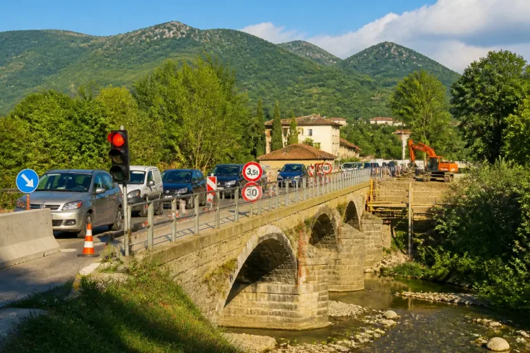 Ponte Piastrella, via al transito leggero: da venerdì 24 luglio senso unico alternato