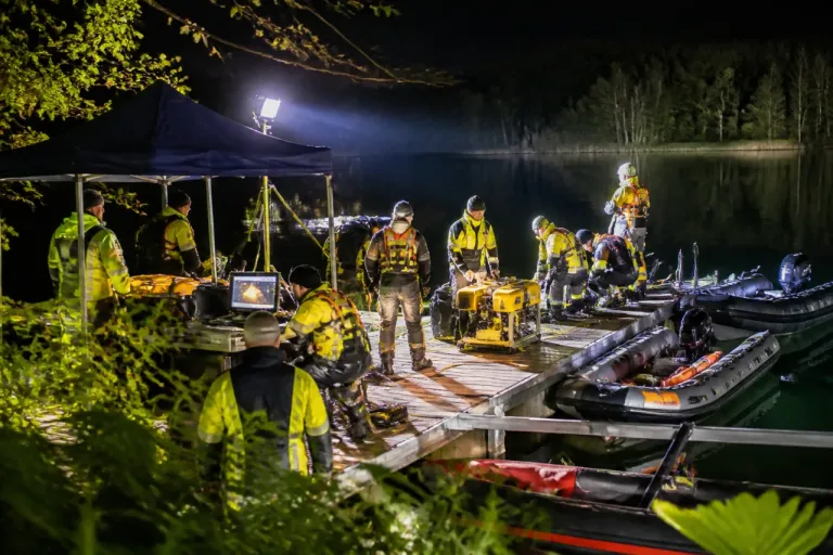 Ricerche nel Lago di Vico: vigili del fuoco lavorano senza sosta per trovare il corpo