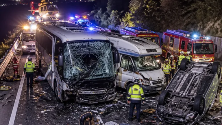 Scontro sulla Terni‑Rieti: sei morti, decine di feriti e ospedali della provincia in allerta