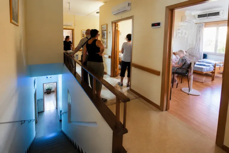 Segnalazioni di caldo alla casa di riposo «Il Platano»: familiari denunciano picchi fino a 30°C