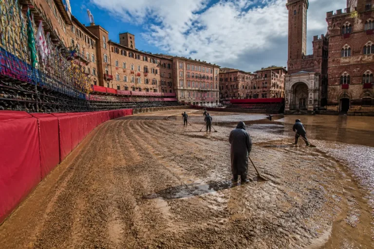 Palio di Provenzano rinviato al 3 luglio: pista inagibile, ok corteo e Carriera domani