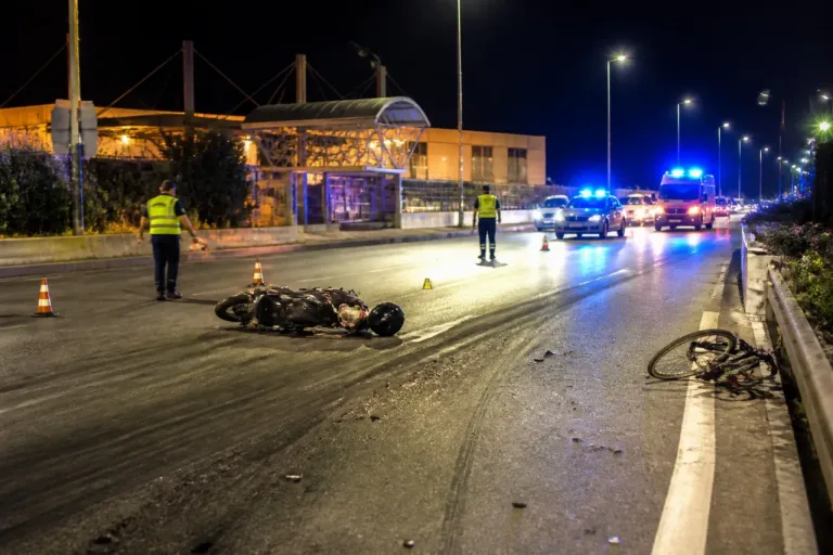 Siracusa, tragedia in viale Epipoli: centauro morto, ciclista in prognosi riservata
