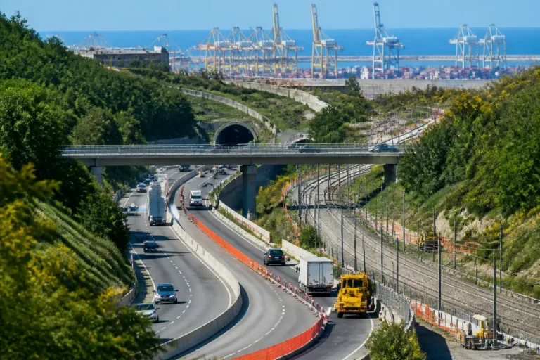 SS76 verso la piena apertura: i sindacati ora chiedono SS16 e “ultimo miglio” per il porto