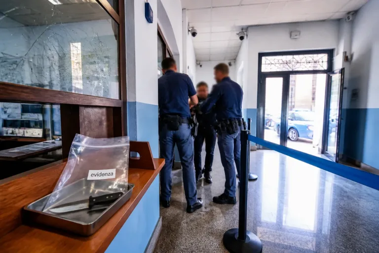 Varese, coltello in Questura: il SAP chiede interventi urgenti per mettere in sicurezza il presidio