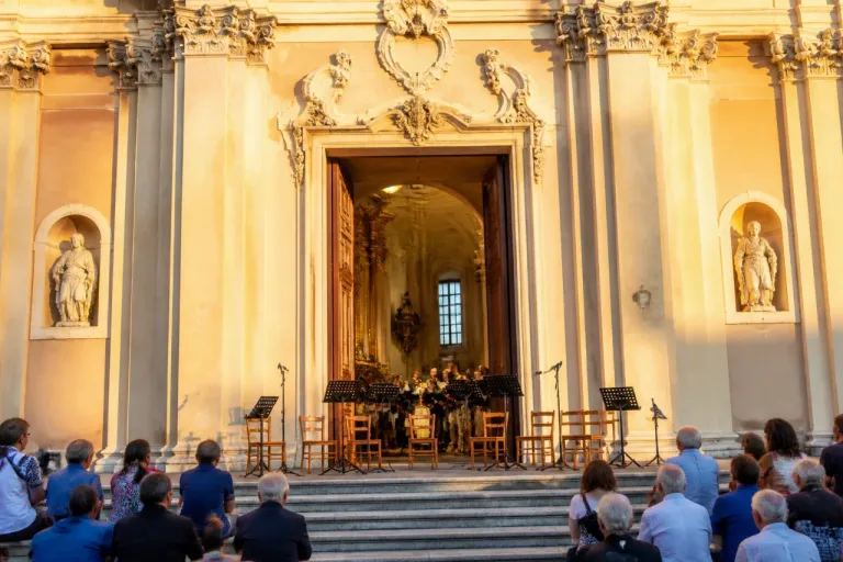 Varese ospita il Cape Town Camerata: concerto gratuito alla Basilica di San Vittore