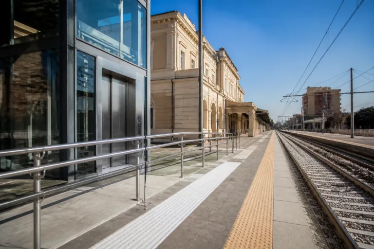 Vercelli, stazioni e servizi: pressing in Regione su accessibilità e decoro